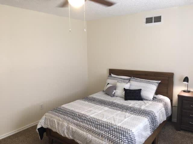 Quiet Townhouse Close To Fort Sill! Лотон Экстерьер фото
