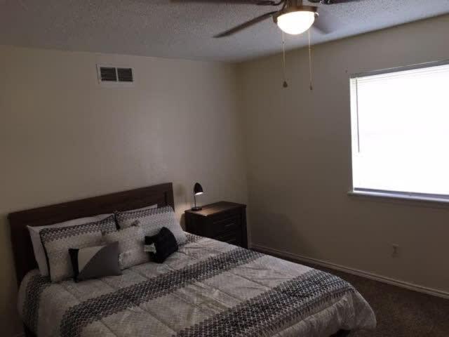 Quiet Townhouse Close To Fort Sill! Лотон Экстерьер фото