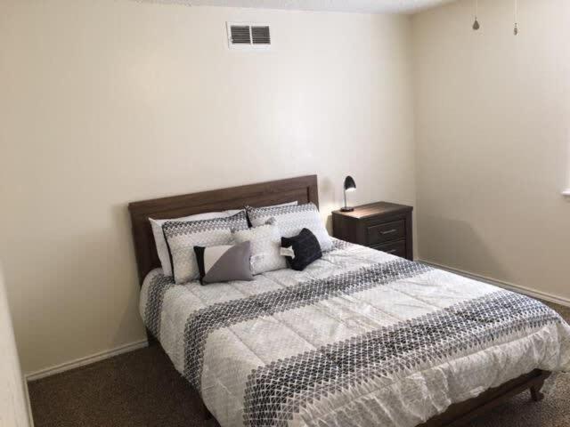 Quiet Townhouse Close To Fort Sill! Лотон Экстерьер фото