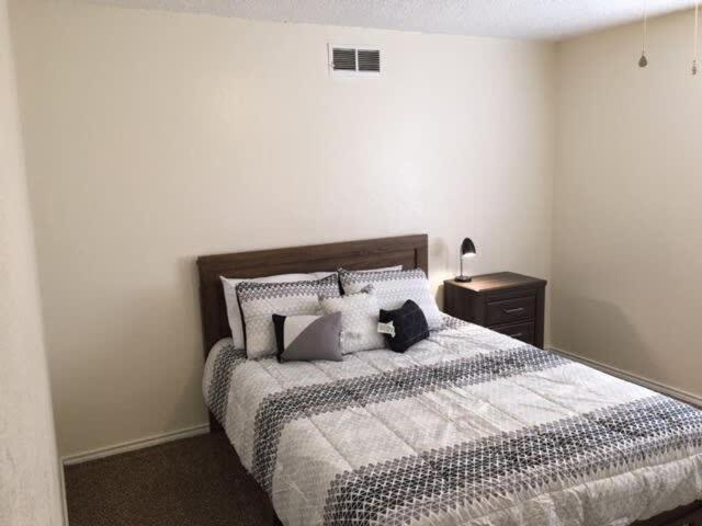 Quiet Townhouse Close To Fort Sill! Лотон Экстерьер фото